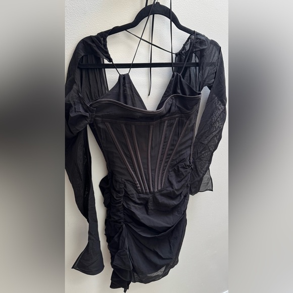 HOUSE OF CB Cold Shoulder Long Sleeve Body-Con Dress - Picture 4 of 5